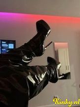 meesteres-serenna-bdsm-via-kinky-68f61a8232844c0013f61457