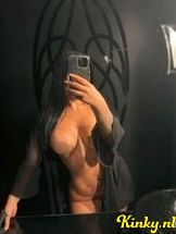 meesteres-serenna-bdsm-via-kinky-68e8fcb7034a850013eab491