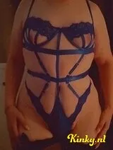 Melissa - Volle trans girl met een grote ass, heupen.