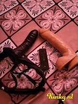 perla-virtual-sex-via-kinky-689f3f0c237f7f0013f30d99