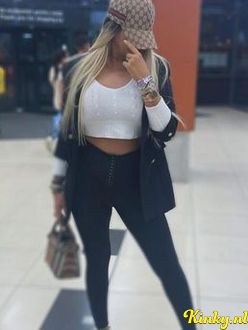 miruna-prive-ontvangst-via-kinky-6916885835dea800130b2add