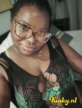 mistress-mia-bdsm-via-kinky-671a0c0fb5c4400013ccd8a6