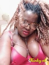 mistress-mia-bdsm-via-kinky-671a0c1024b4060013a3c0ef