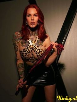 meesteres-anna-bdsm-via-kinky-685020c73cd0cf00131cbf05