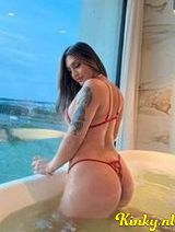 Mia - I'm naughty, sweet and hot  