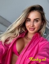 Emily - Temptation in every curve of my body!