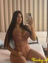 Lucy - Pretty and sensual girl