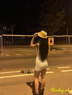 larisa-escort-via-kinky-67bc16d04c0fa500140fdc2c