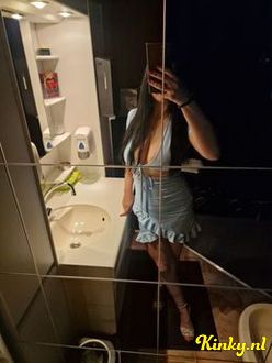 celine-escort-via-kinky-695d38c73c4c6d00136ba449