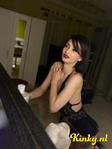 isabela-escort-via-kinky-693ed39cf748bb00124c7b15