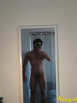 aron-erotische-massage-via-kinky-6749ac12645e00001314f513