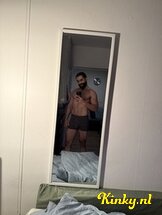 aron-erotische-massage-via-kinky-67728745ff530e0013358ac4