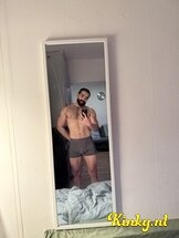 aron-erotische-massage-via-kinky-6772867f1cfed900133d6477