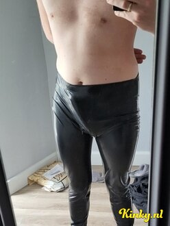 wouter-bdsm-via-kinky-6671a441076e41001a9cb7e5