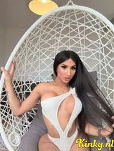 kendal-prive-ontvangst-via-kinky-691b344aa9c49d0013968a9c