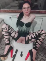 reyna-escort-via-kinky-6a30a125563f12001375b01f