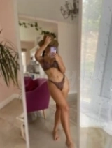 Angelina - squirt anaal plas toys geilste milf nederlands