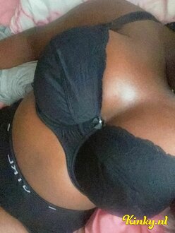 domina-jela-bdsm-via-kinky-669a60df3976630013750651
