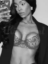 selena-prive-ontvangst-via-kinky-6a16fe42befeb3001307cb87