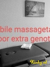 frenkie-erotische-massage-via-kinky-66aabbef00c41f001333071e