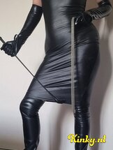 meesteres-lisa-bdsm-via-kinky-66aa3f734d71260012750f7e