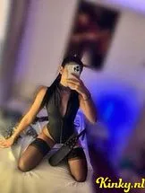 sara-escort-via-kinky-68ef8f99f6c6eb0013e60a3e