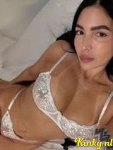Adriana - Latina exquisite and delicious