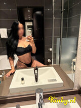 Adriana - Latina exquisite and delicious