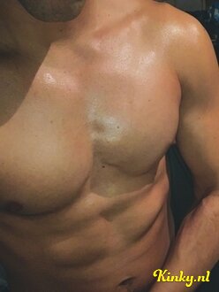 elias-escort-via-kinky-66b9d1403976630013753c88