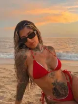 Emma - Dominant , elegant , luxury tattoo girl squirt