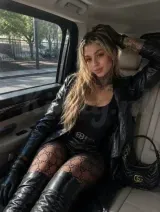 Emma - Dominant , elegant , luxury tattoo girl squirt