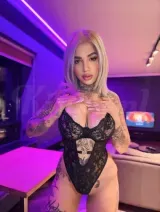 Emma - Dominant , elegant , luxury tattoo girl squirt