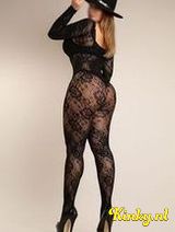 Zara - Affectionate and kissing girlfriend style