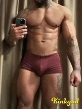 dennis-escort-via-kinky-699a285c0af5d60013754cf5