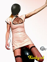 lizzy-bdsm-via-kinky-686f0eddb04b8d00132e1b05