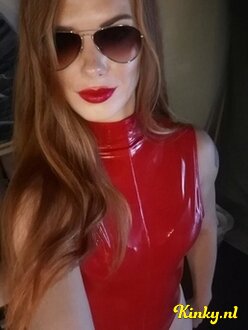 meesteres-sinistra-bdsm-via-kinky-66d8627bf692b90014a23531