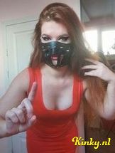 meesteres-sinistra-bdsm-via-kinky-699709f0b9910a0013e0834e