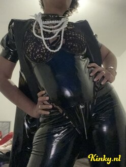 monroe-bdsm-via-kinky-66e1cd0f9993210013c020c9