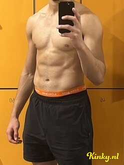 justin-escort-via-kinky-685a73a49e10cc00134483f0