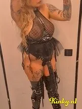 meesteres-rachelle-bdsm-via-kinky-67288f6c0d7f820013915219