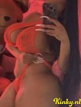 Pricila - Sexy latina met grote borsten