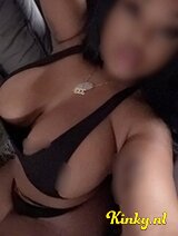 Pricila - Sexy latina met grote borsten