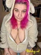 manuella-virtual-sex-via-kinky-697f7383bb927a00130a4aee