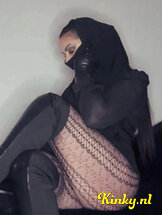 sharafini-bdsm-via-kinky-688a04726f455c0013d099e3