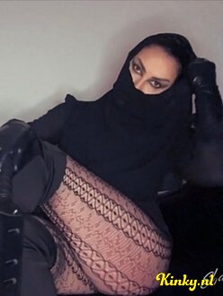 sharafini-bdsm-via-kinky-688a2fa929a227001361355b