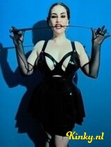 Sadie - Gevestigde Medical Dominatrix Sadiste Bij REGÊNT!