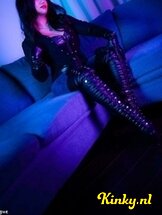 mistress-akimi-bdsm-via-kinky-68027e5d375bfd0013187530