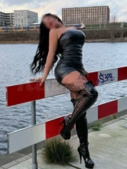 chloe-prive-ontvangst-via-kinky-693aad0bd30fad0013612eab