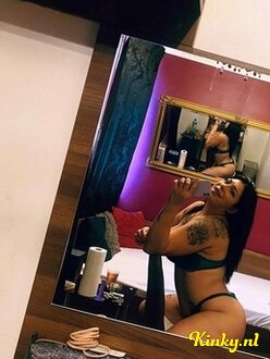 sarah-escort-via-kinky-6878f1bb375bfd0013192c7e