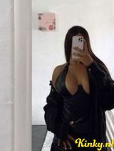 Selena - Hot tranny mami